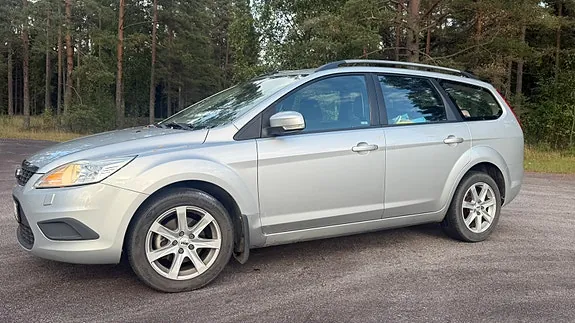 Ford Focus 2009 photo 2