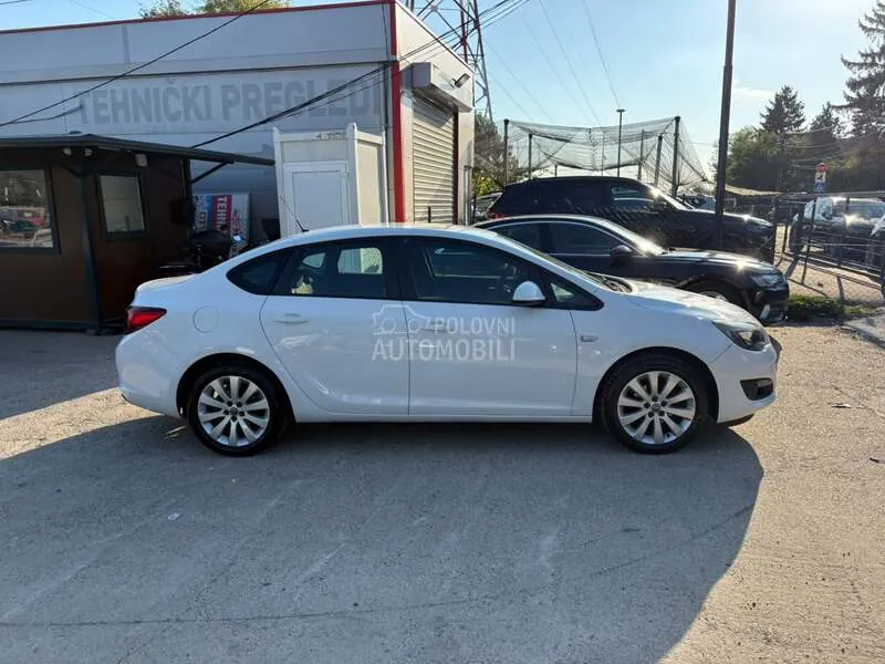 Opel Astra J 2020 photo 4