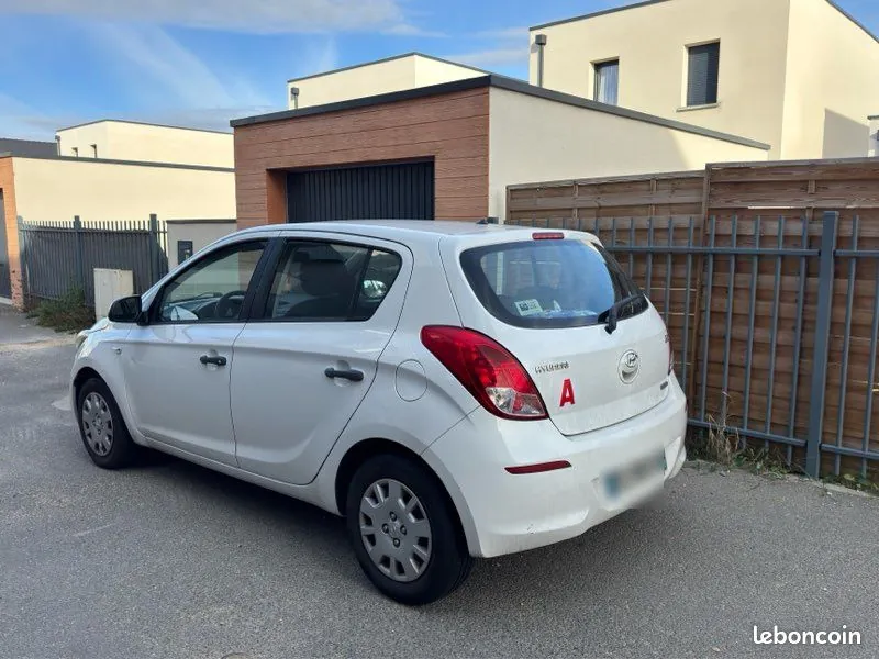 Hyundai I20 2012 photo 2