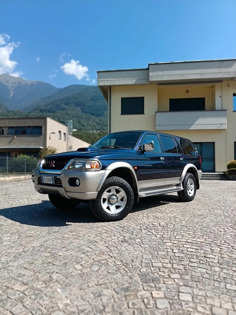 Mitsubishi Pajero Sport 2003 photo 2