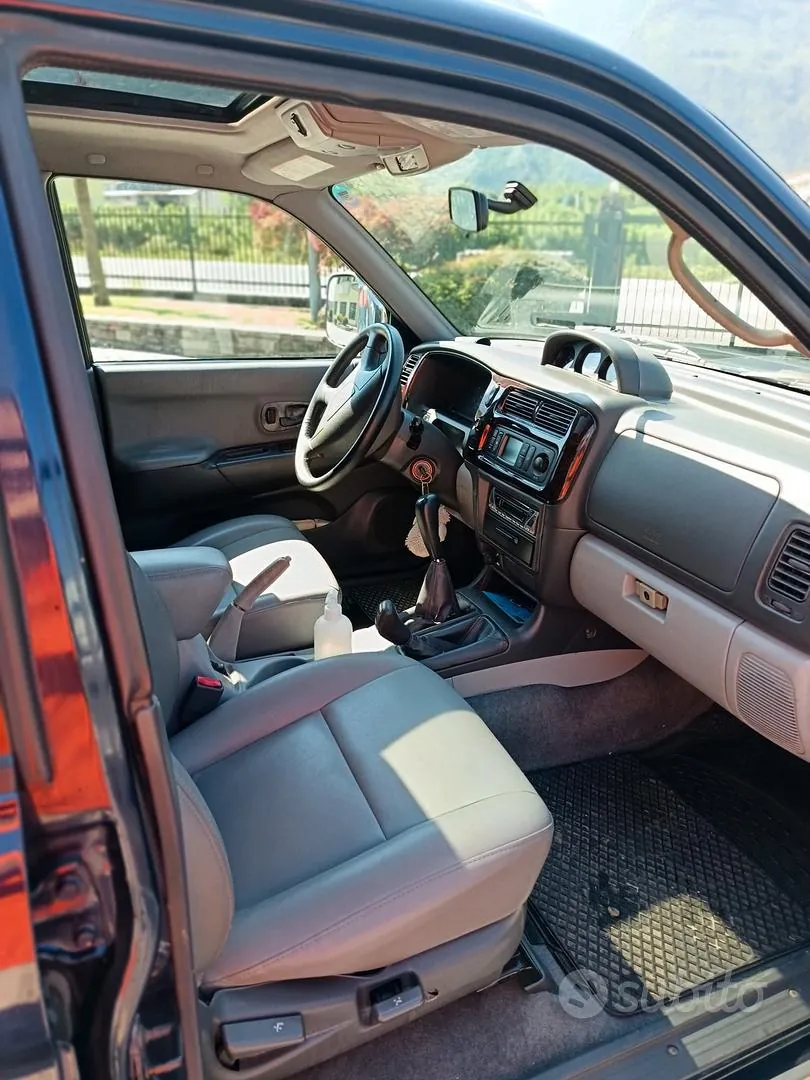 Mitsubishi Pajero Sport 2003 photo 3