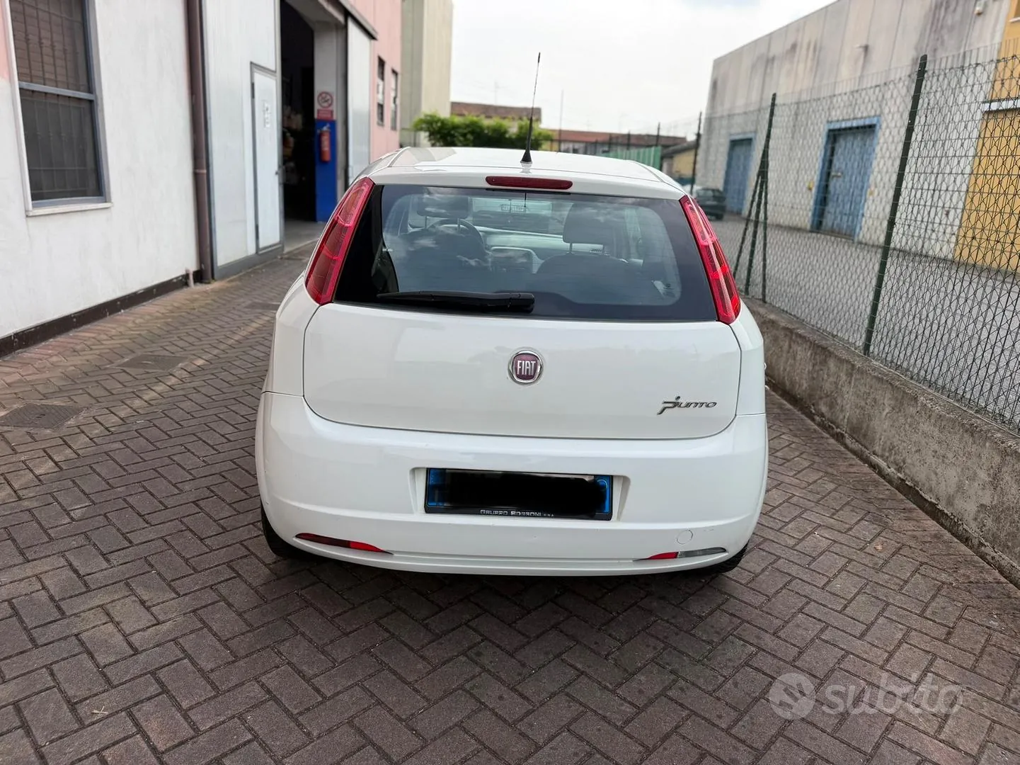 Fiat Grande Punto 2012 photo 5