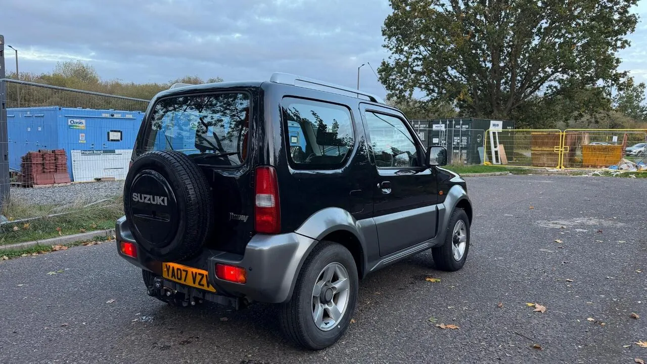 Suzuki Jimny 2007 photo 4