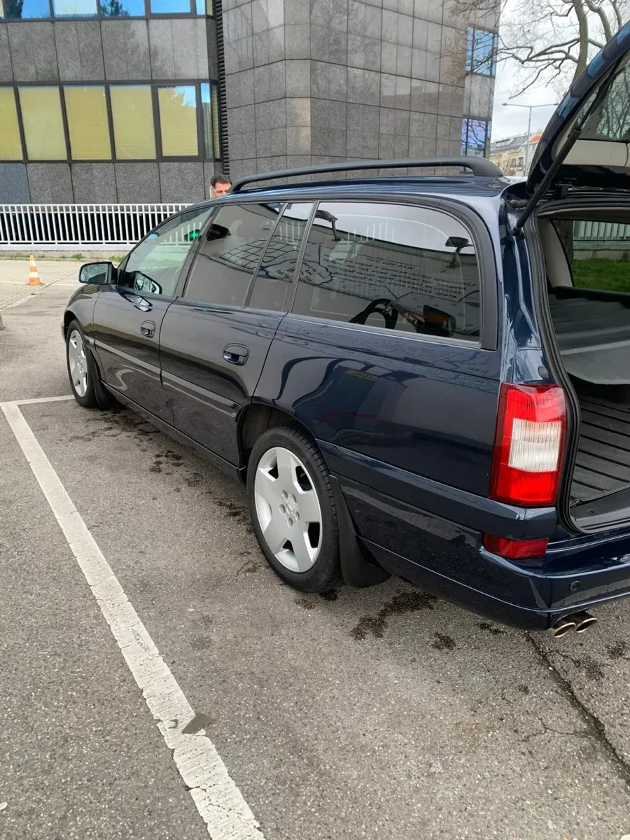 Opel Omega 2002 photo 3