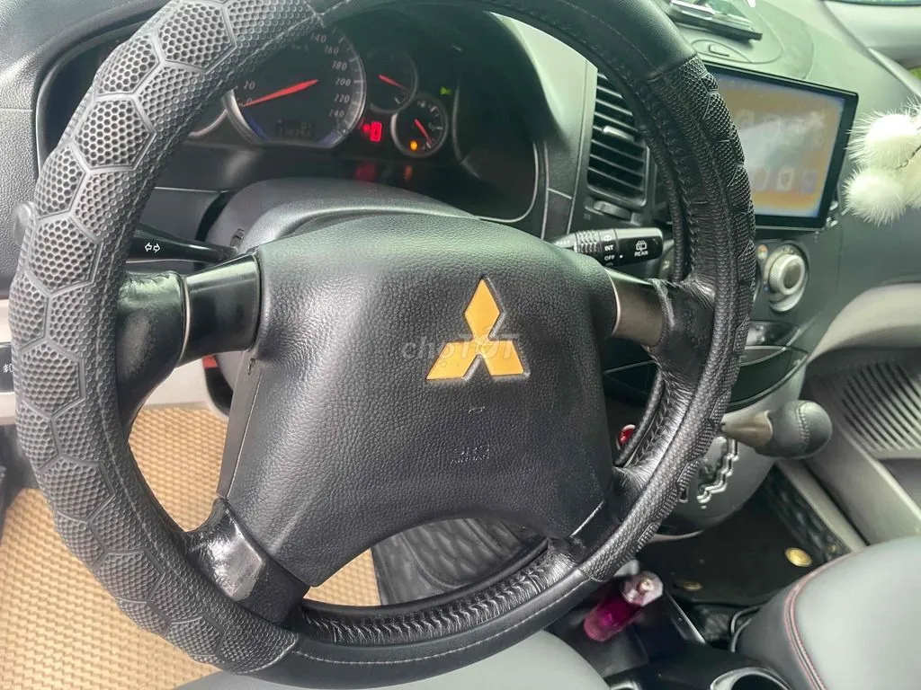 Mitsubishi Grandis 2005 photo 5
