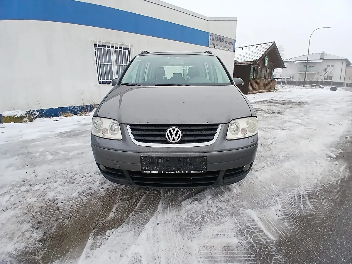 Volkswagen Touran 2006 photo 2
