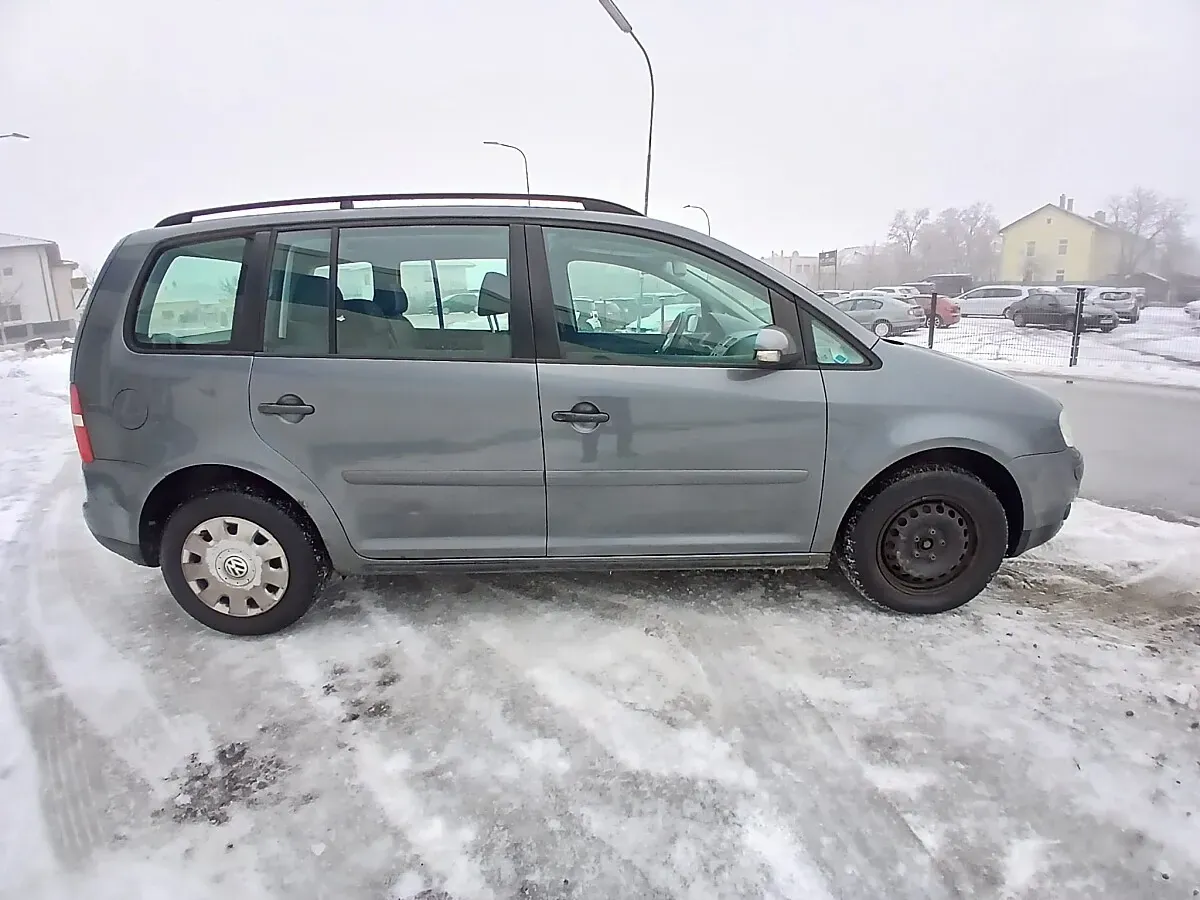 Volkswagen Touran 2006 photo 4