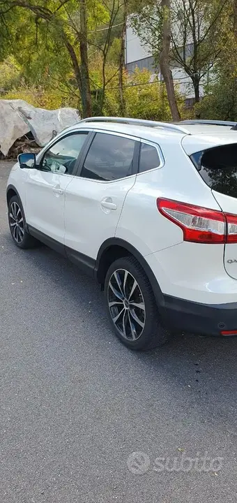 Nissan Qashqai 2015 photo 2