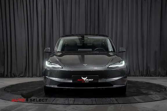Tesla Model 3 2024 photo 4