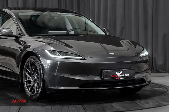 Tesla Model 3 2024 photo 2
