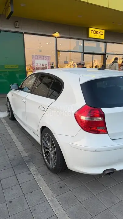 BMW 116 2010 photo 2