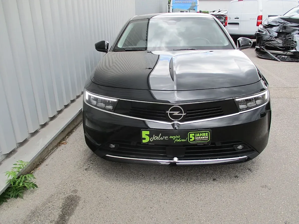 Opel Astra 2023 photo 3