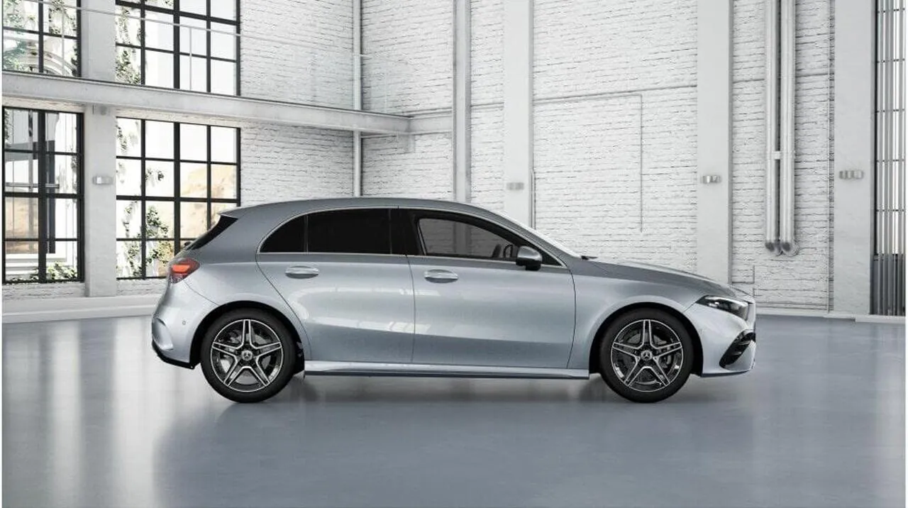 Mercedes-Benz A-Class photo 3