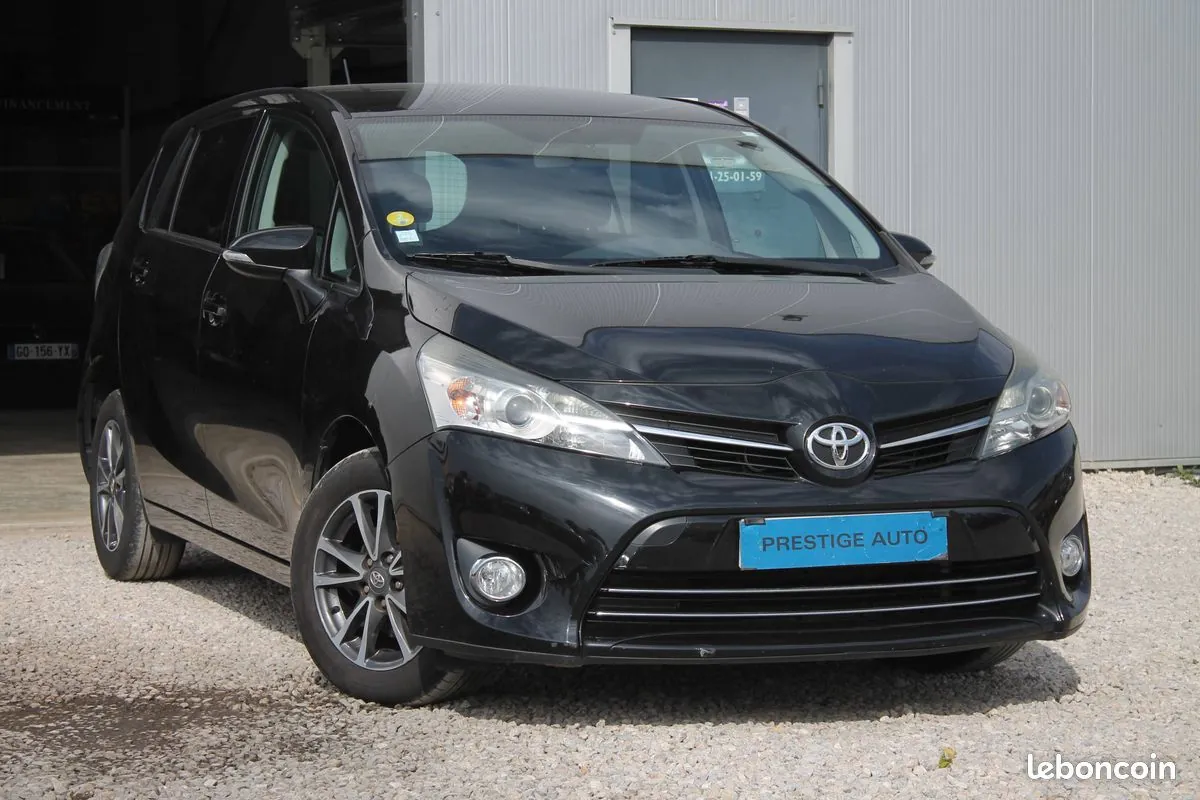 Toyota Verso 2014 photo 3
