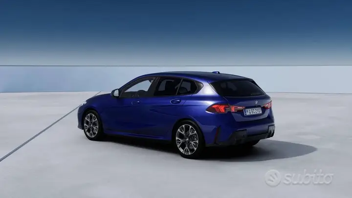 BMW 1 Series 2023 photo 2