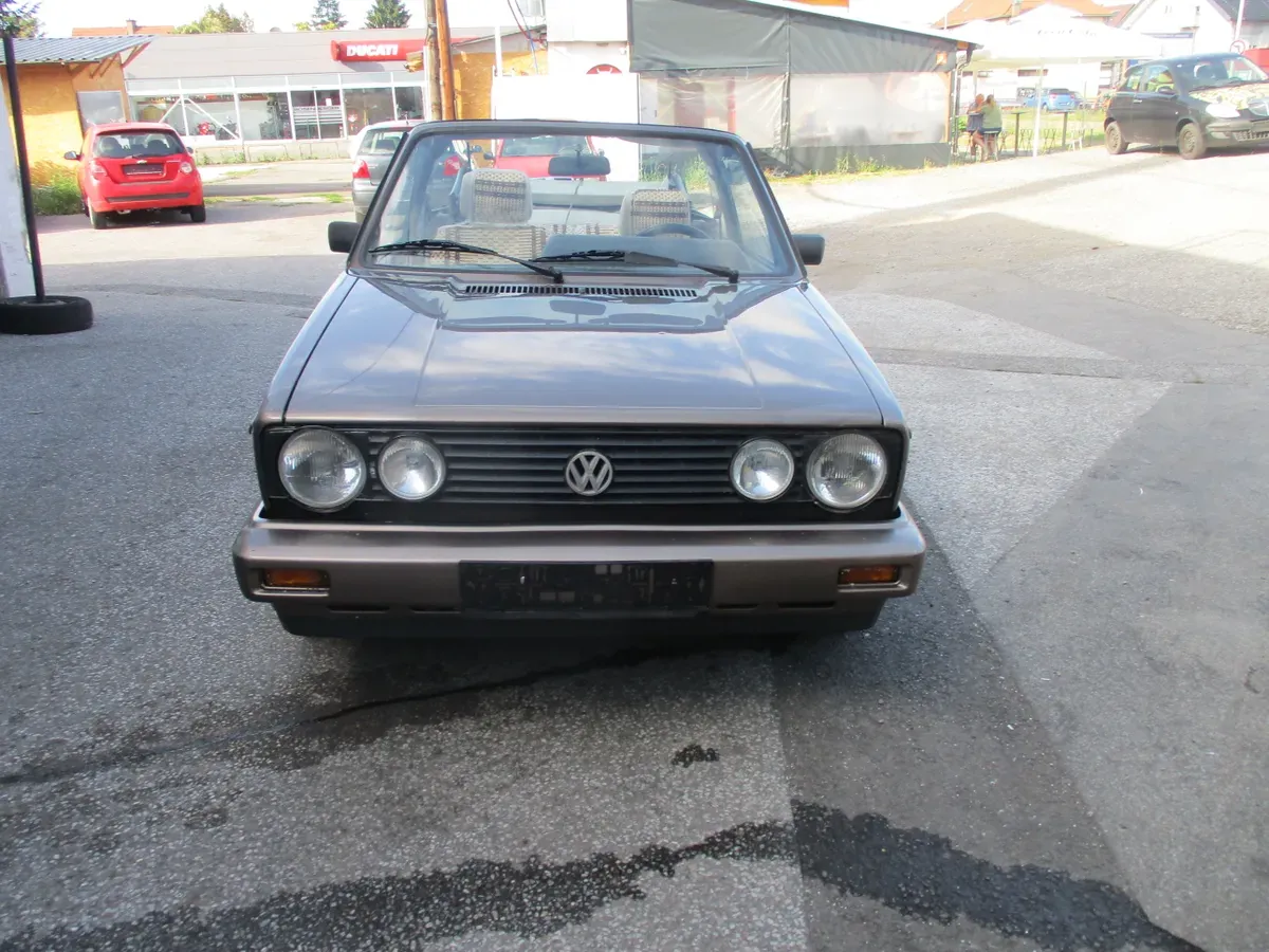 Volkswagen Golf 1990 photo 2