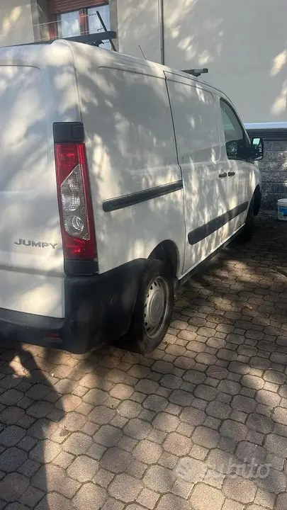 Citroen Jumpy 2011 photo 2