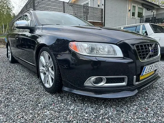 Volvo V70 2011 photo 2