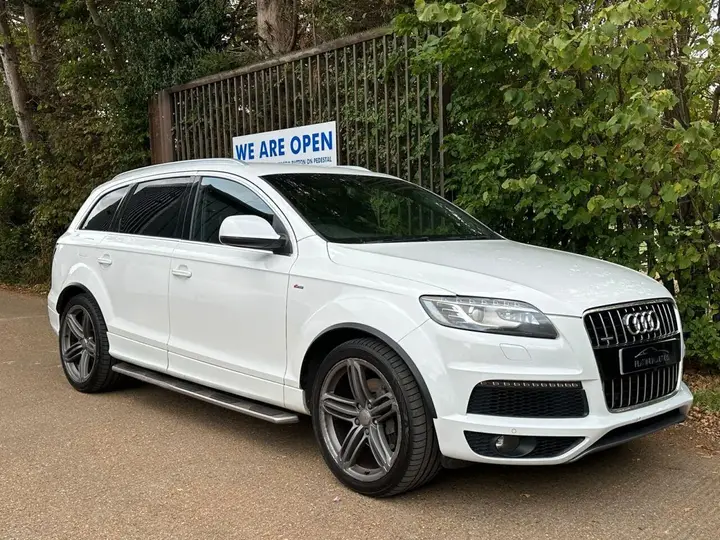Audi Q7 2014 photo 2