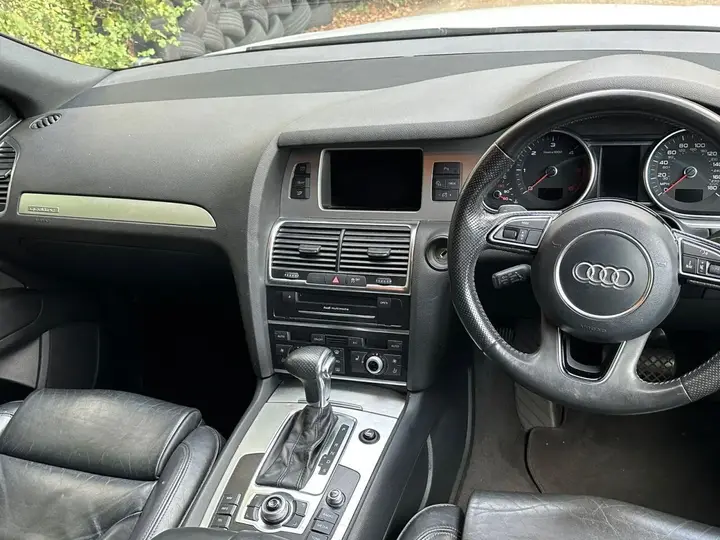 Audi Q7 2014 photo 3
