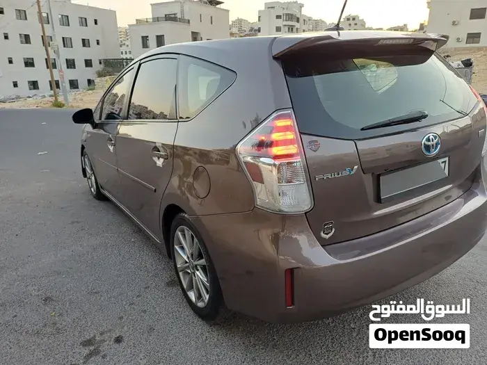 Toyota Prius 2017 photo 2