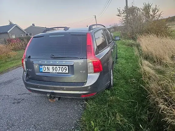 Volvo V50 2011 photo 5