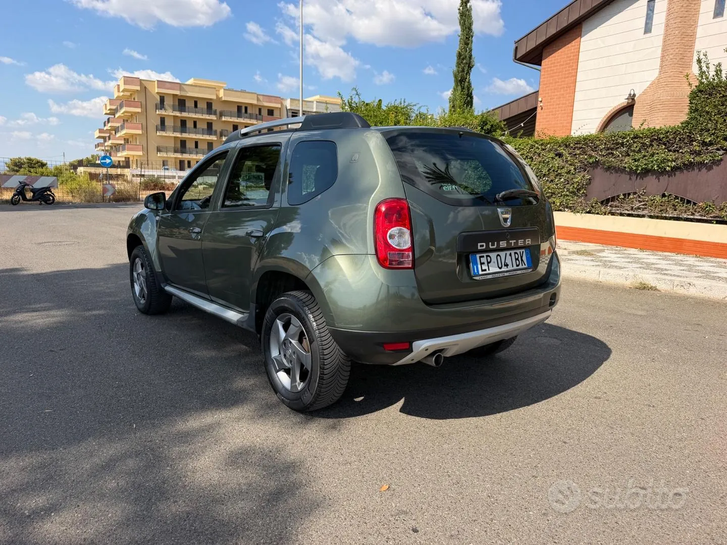 Dacia Duster 2012 photo 2