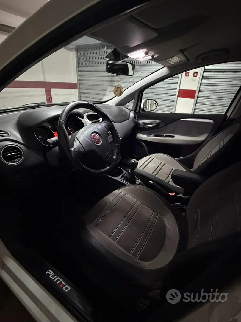 Fiat Punto Evo 2011 photo 3