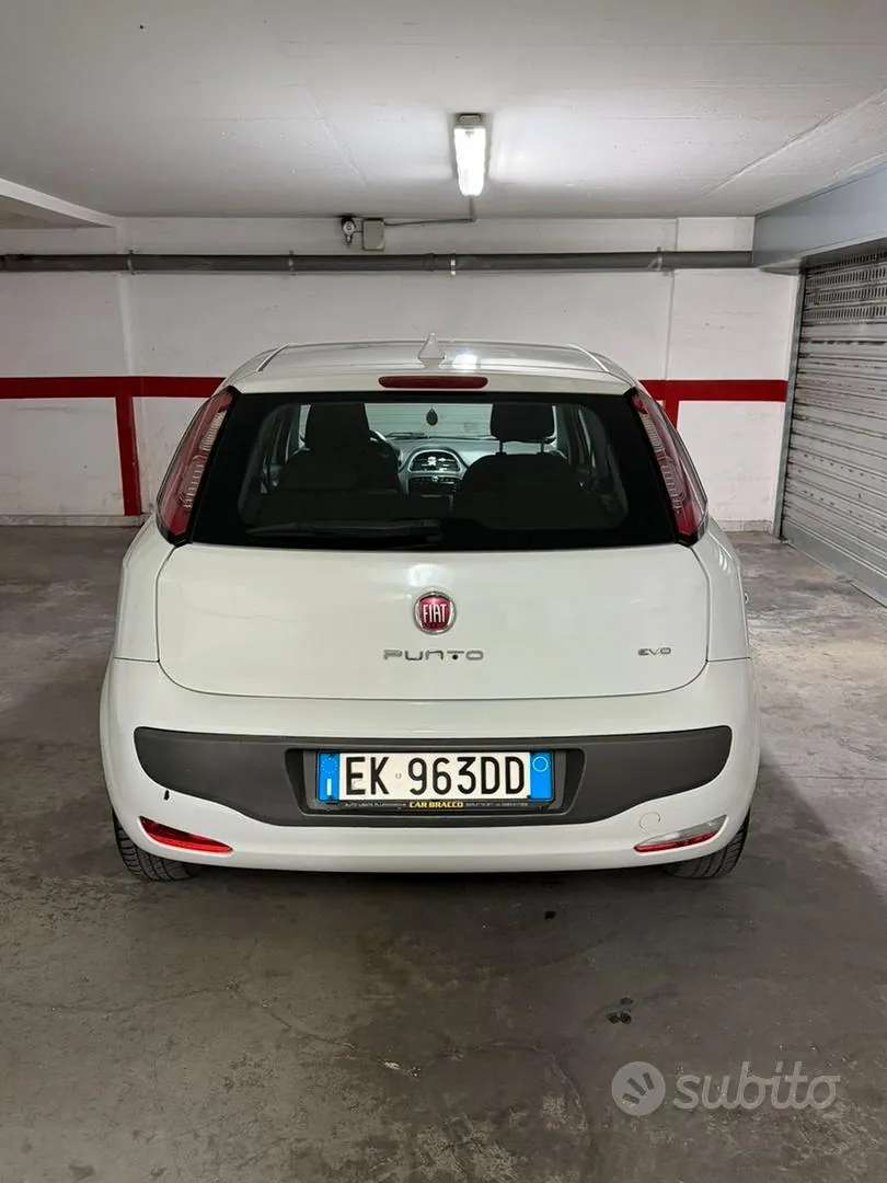 Fiat Punto Evo 2011 photo 2