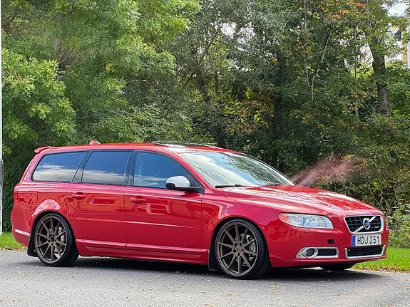 Volvo V70 2010 photo 3