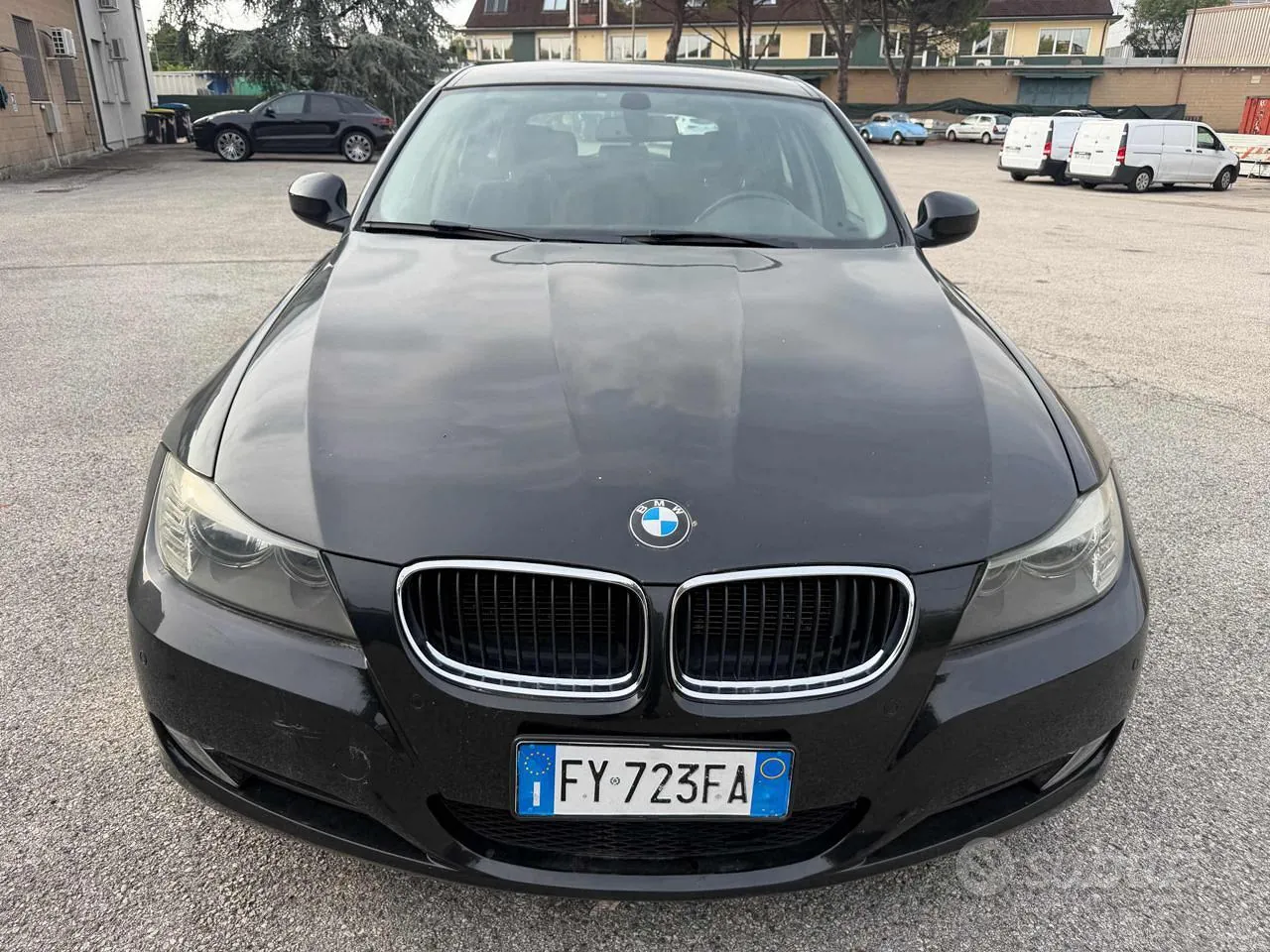 BMW 3 Series 2010 photo 2