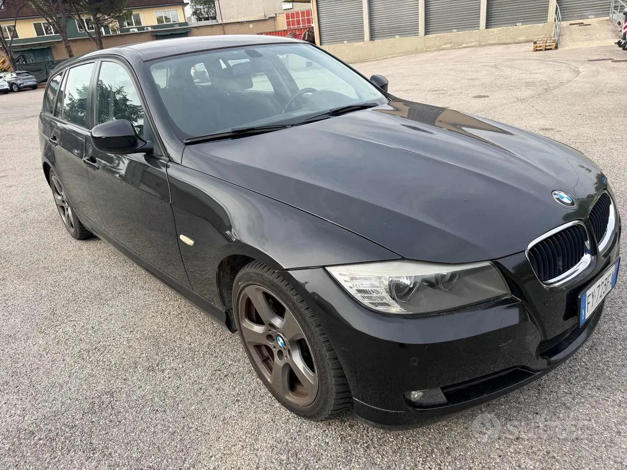 BMW 3 Series 2010 photo 3