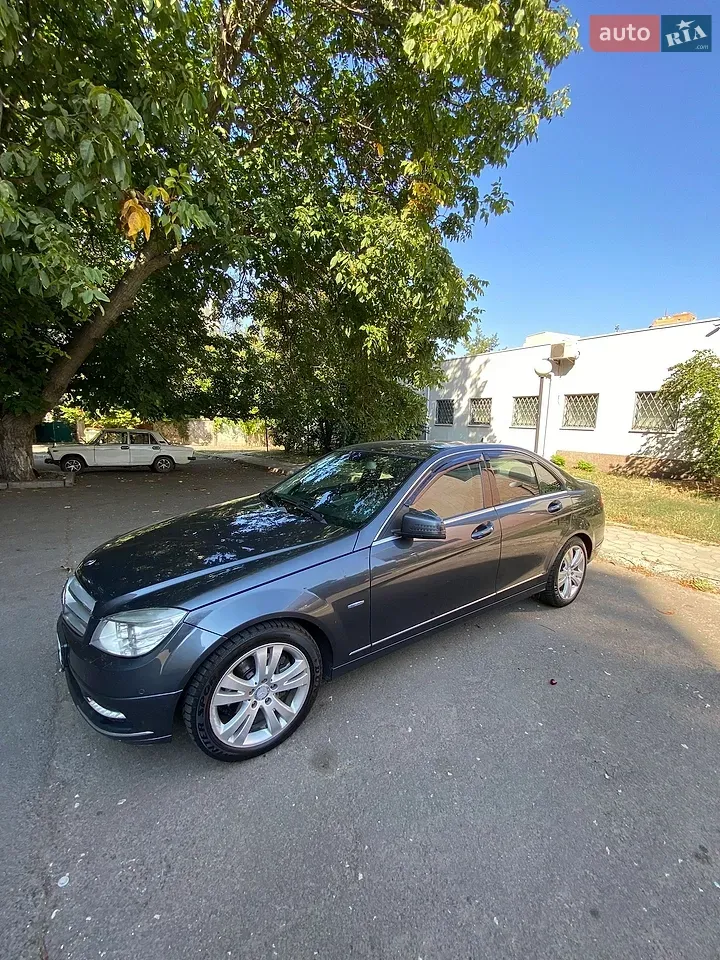 Mercedes-Benz C-Class 2010 photo 3