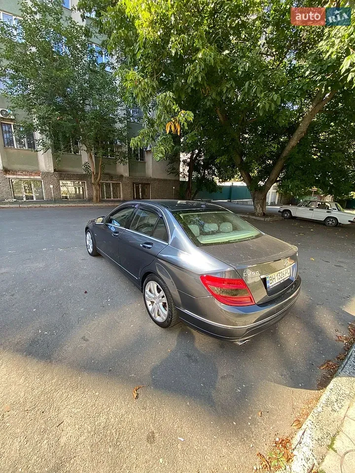 Mercedes-Benz C-Class 2010 photo 4