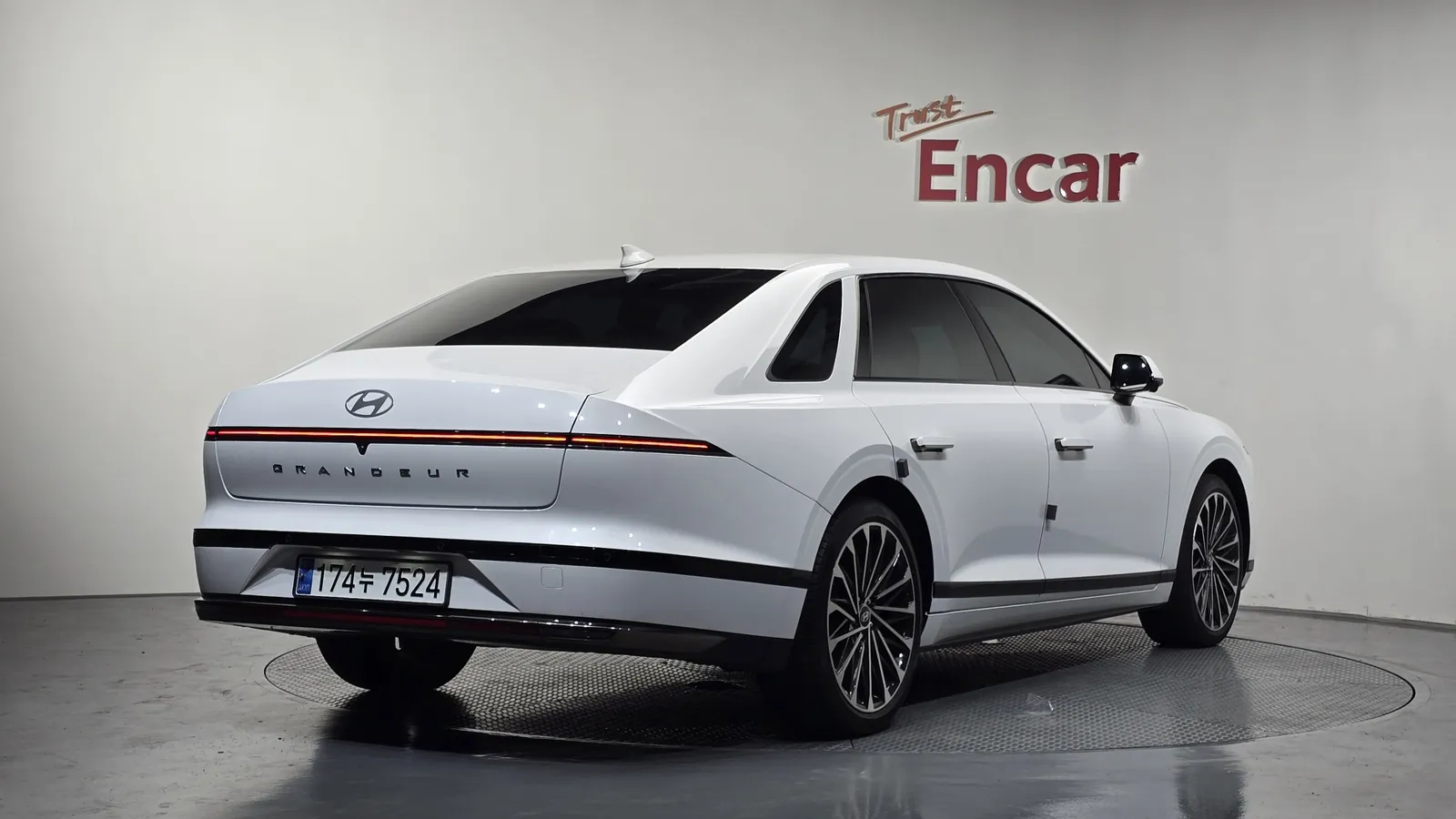 Hyundai Grandeur Hybrid