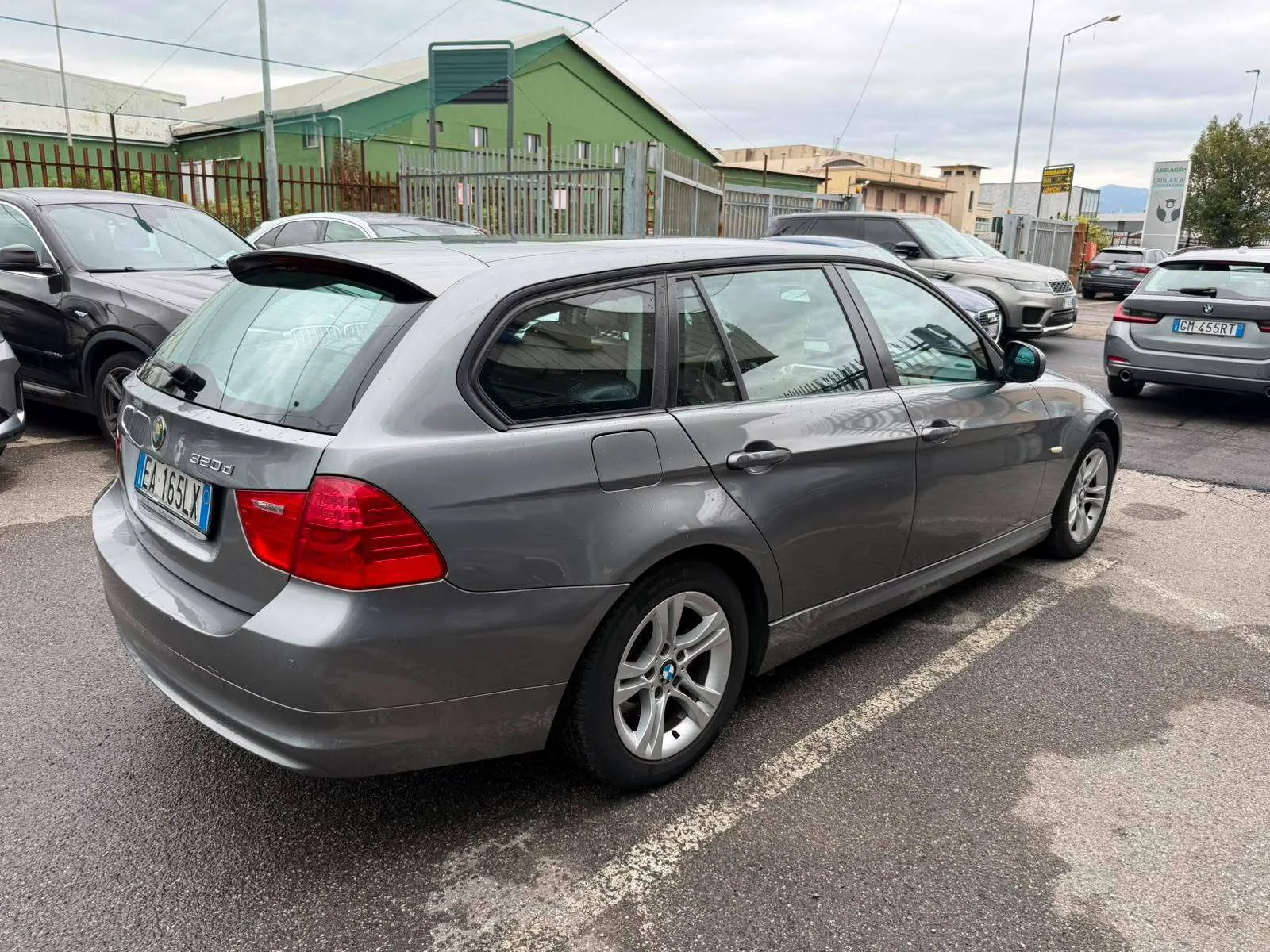 BMW 320 Touring 2009 photo 4