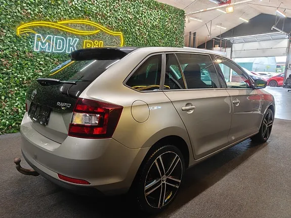 Skoda Rapid 2015 photo 4