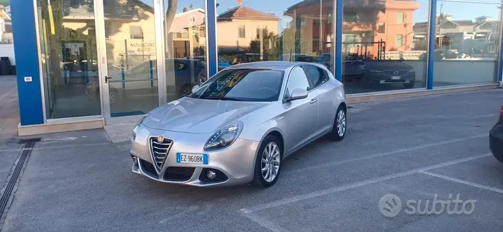 Alfa Romeo Giulietta 2015 photo 2