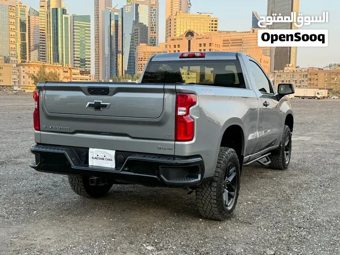 Chevrolet Silverado 2025 photo 2