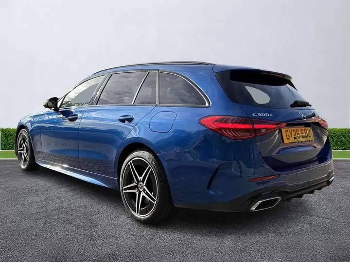 Mercedes-Benz C-Class 2026 photo 2