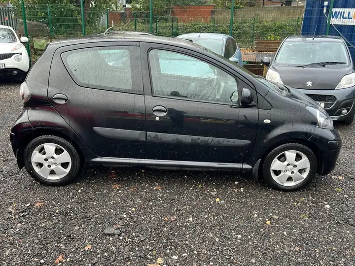 Toyota Aygo 2009 photo 2