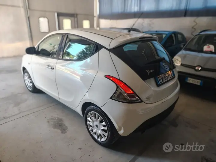 Lancia Ypsilon 2014 photo 4