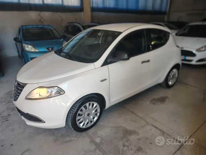 Lancia Ypsilon