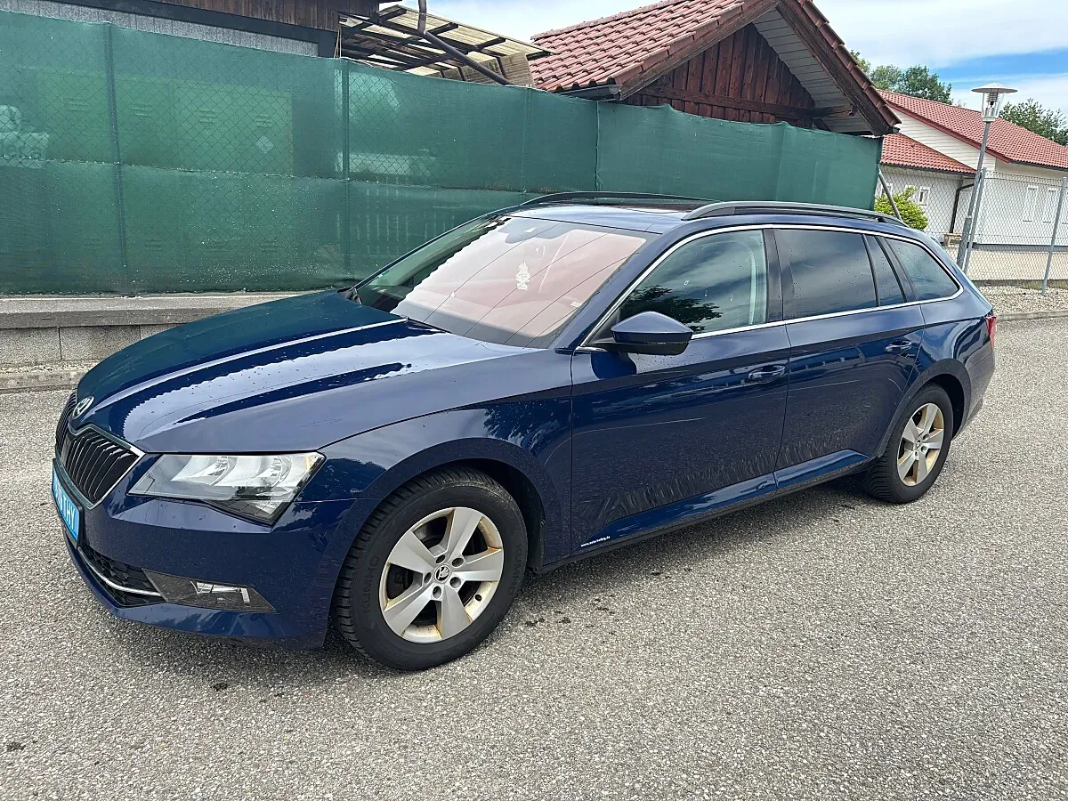 Skoda Superb 2016 photo 2