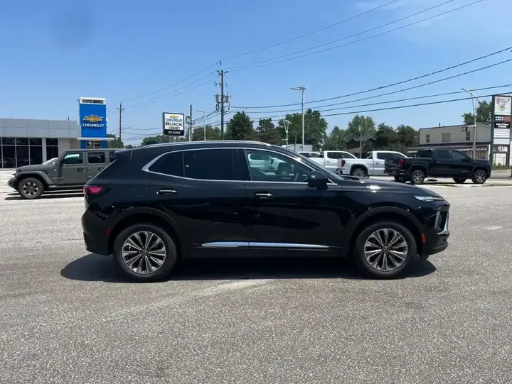 Buick Envision 2026 photo 4