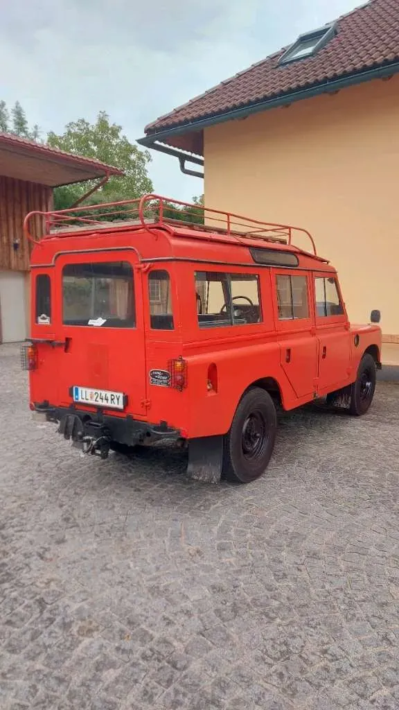 Land Rover Defender 1975 photo 3