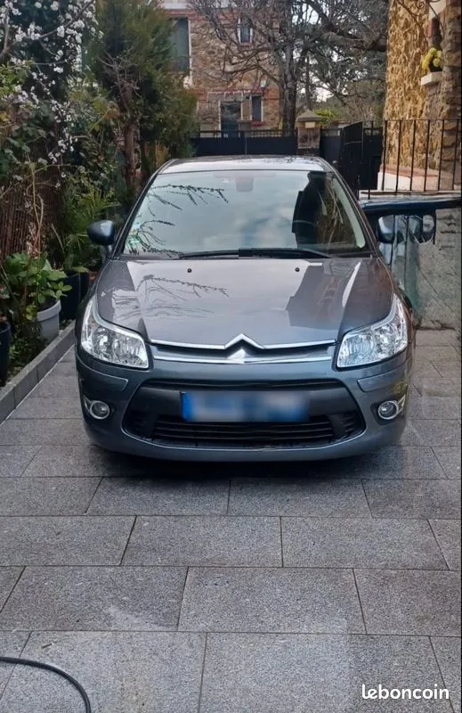 Citroen C4 2010 photo 2