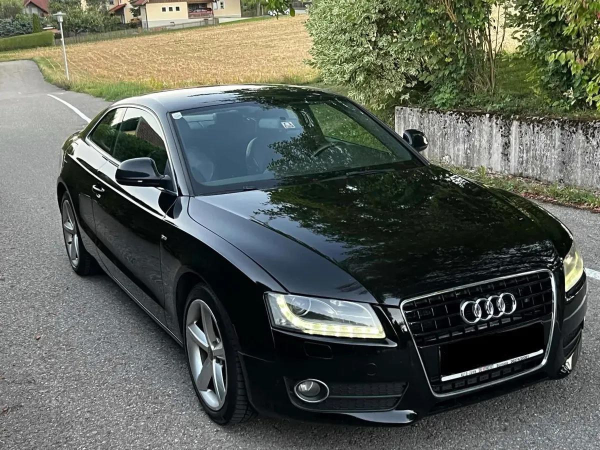 Audi A5 2009 photo 2