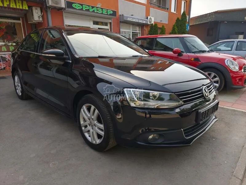 Volkswagen Jetta 2012 photo 2