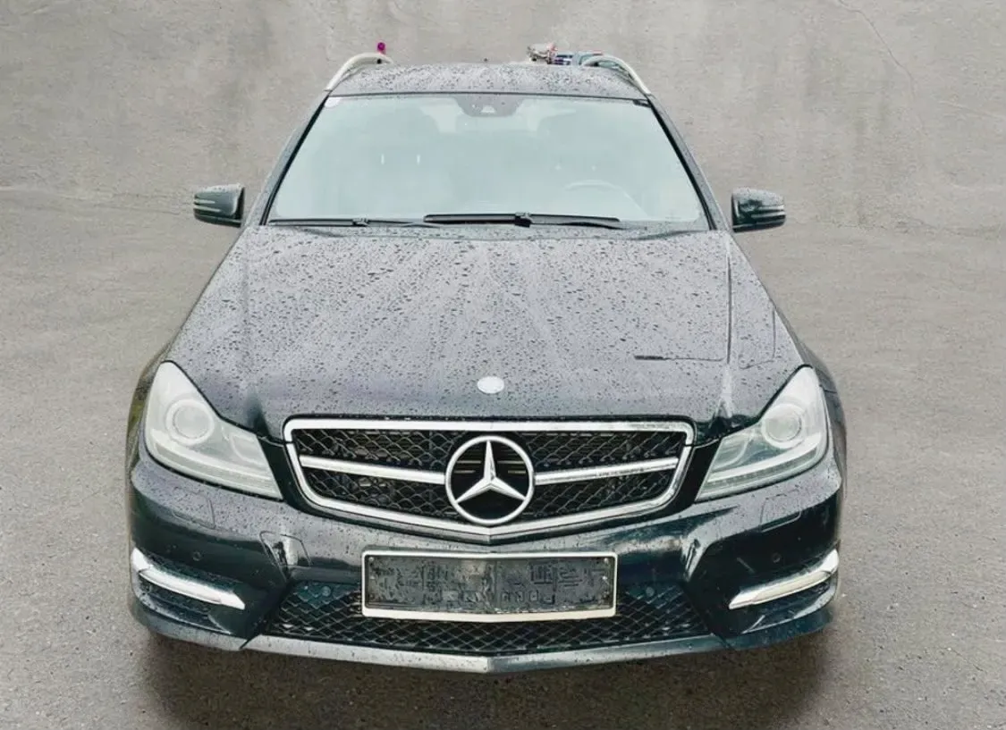 Mercedes-Benz C-Class 2011 photo 2